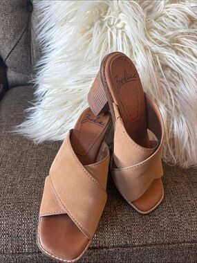 Zodiac Tan Crisscross Suede Mule Slides sz 8.5